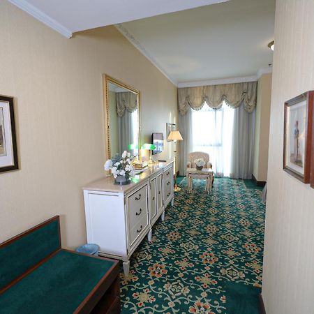 ハビタット ホテル オール スイーツ アル コバール アル・コバール エクステリア 写真 Interior of the hotel