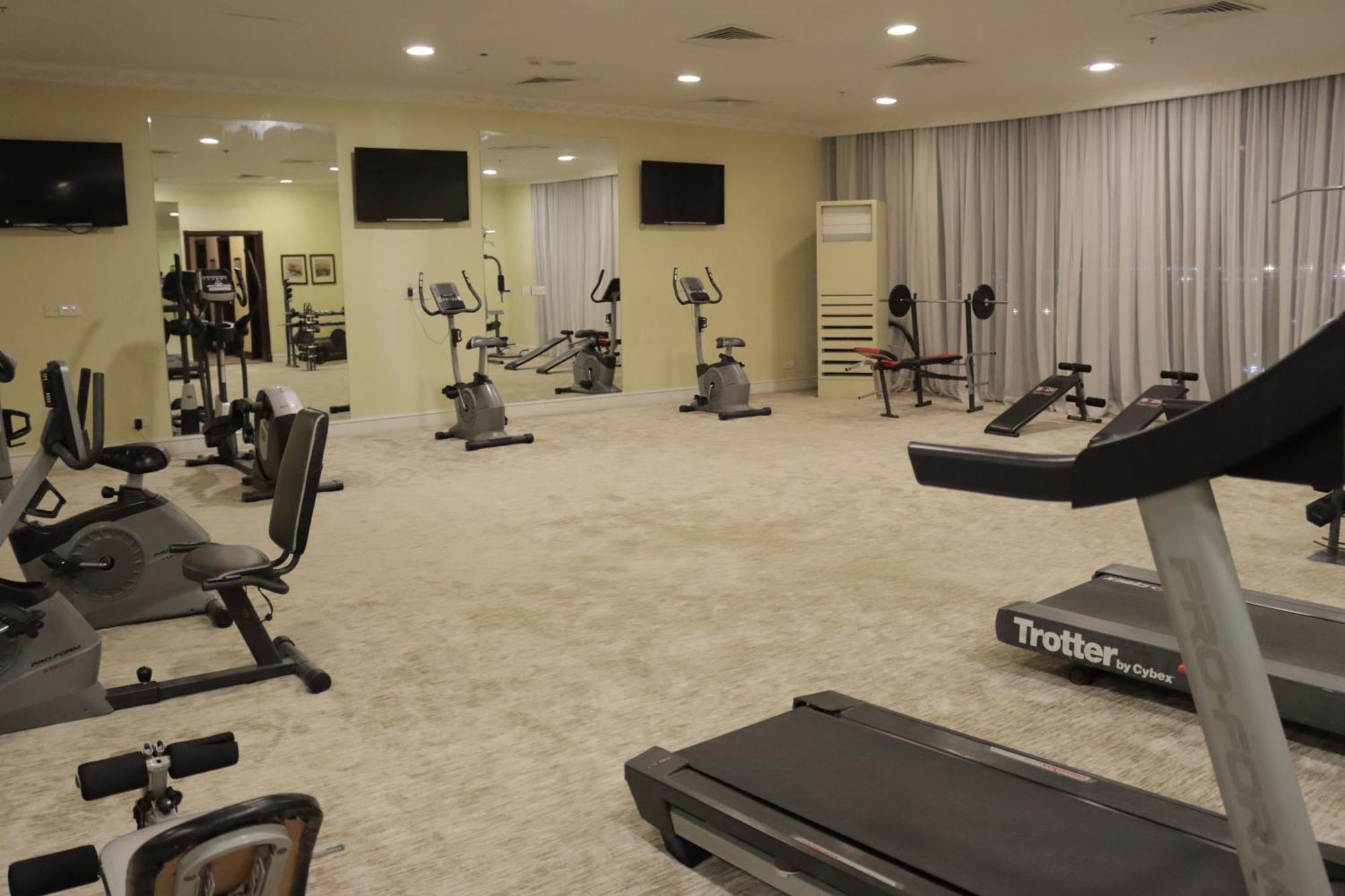 ハビタット ホテル オール スイーツ アル コバール アル・コバール エクステリア 写真 The gym at the hotel